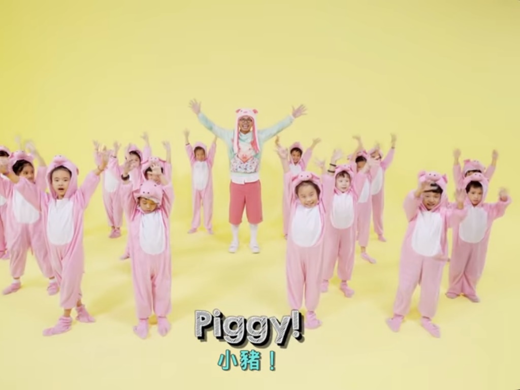 Namewee celebrates the Pig Year with adorable (but offensive?) song