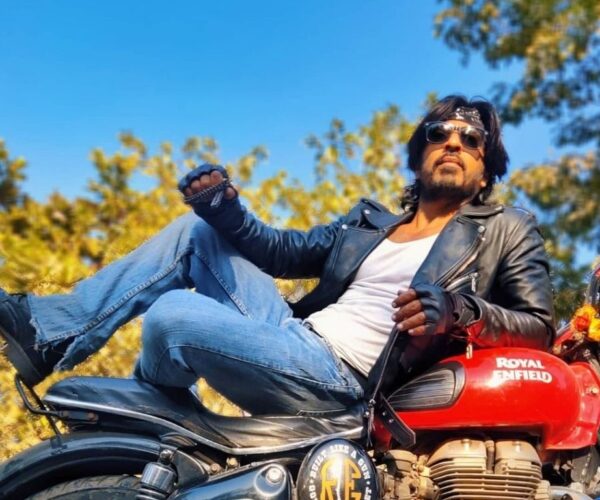 Shah Rukh Khan gets a doppelgänger on Instagram