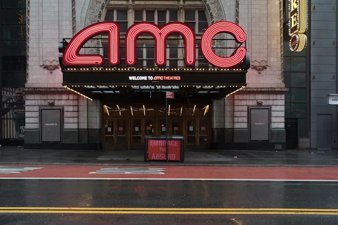 AMC Theatres starts accepting cryptocurrencies at their cinema chain, adam aron, amc theatre, bitcoin, celeb, ethereum, news, theHive.Asia