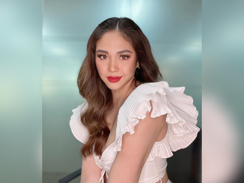 Janella Salvador is Valentina to Jane de Leon’s Darna