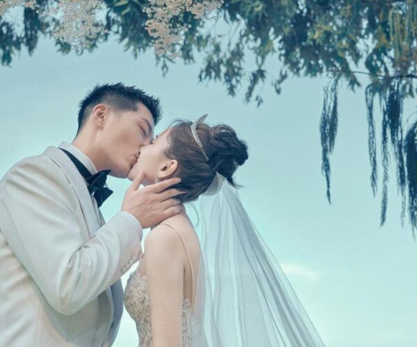 Shawn Dou and Laurinda Ho are now husband and wife