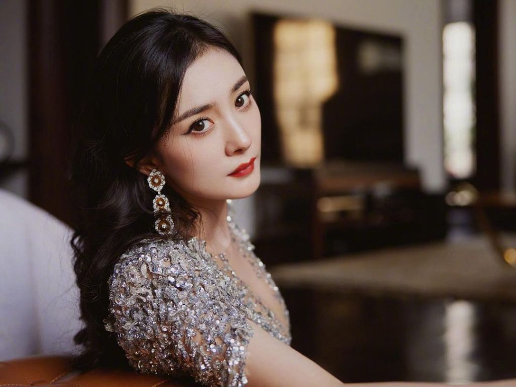 Yang Mi hires acting coach for new drama