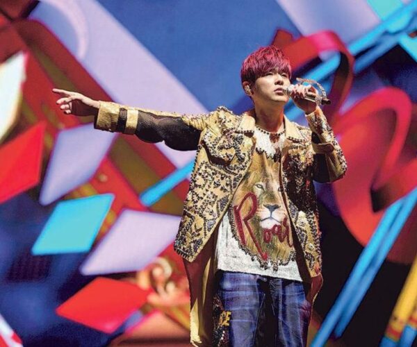 Jay Chou denies health issue following concert interruption