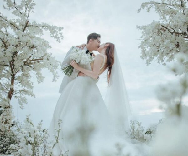 Kenneth Ma and Roxanne Tong share pics from wedding