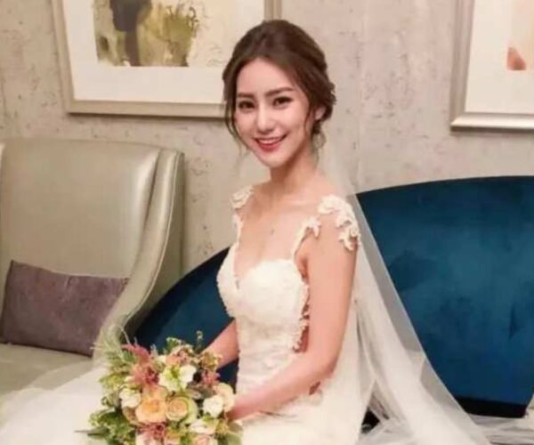 Netizen revealed Wang Xiaofei’s girlfriend was once married