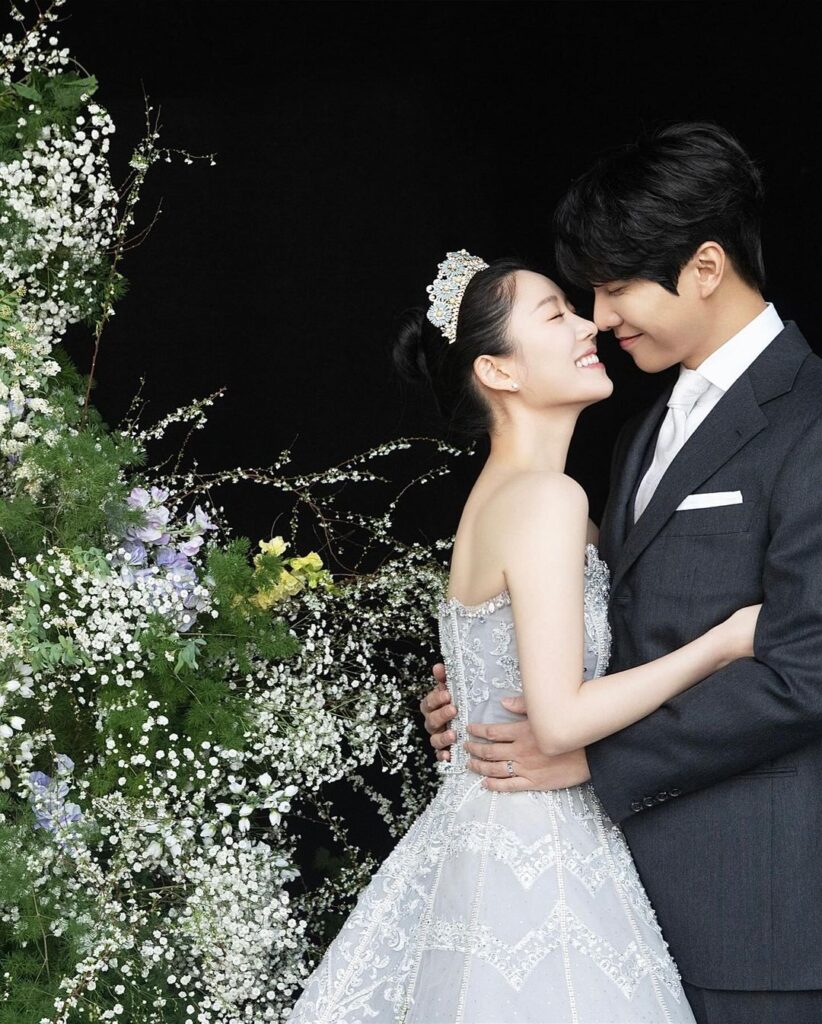 Lee Da-in shares new nuptial photos to celebrate anniversary, celeb asia, lee da-in, lee seung-gi, theHive.Asia