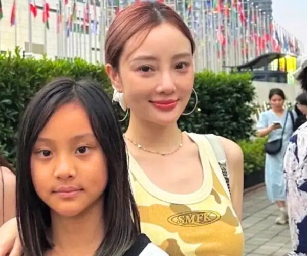 Li Xiaolu’s daughter is proud of her tanned skin